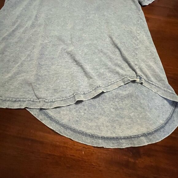 Vintage Young & Reckless High Low Curved Hem Distressed Tee - Picture 5 of 5